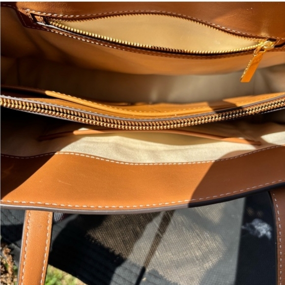 Tory Burch Walker Brown and Cream Tote Bag - Picture 5 of 9